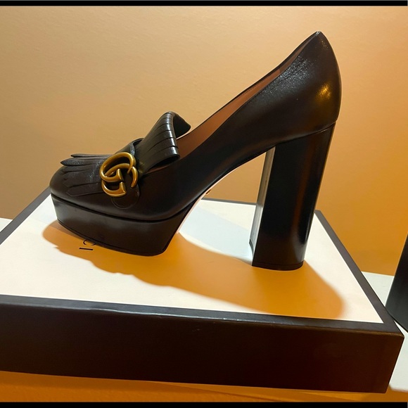 Beautiful authentic Gucci platforms all black with gold hardware - Picture 1 of 3